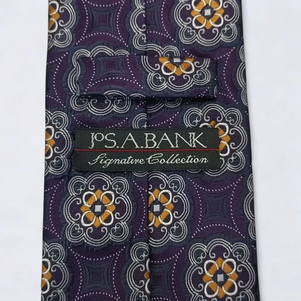 Jos A Bank Necktie Adult Purple Gold Medallion Silk Signature Collection Tie
